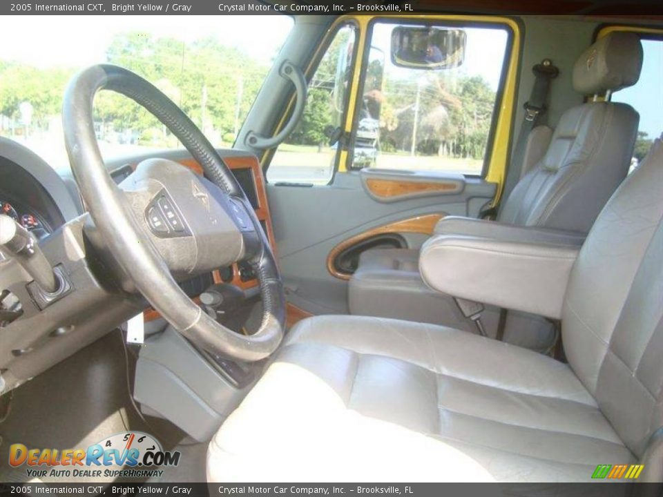 2005 International CXT Bright Yellow / Gray Photo #4