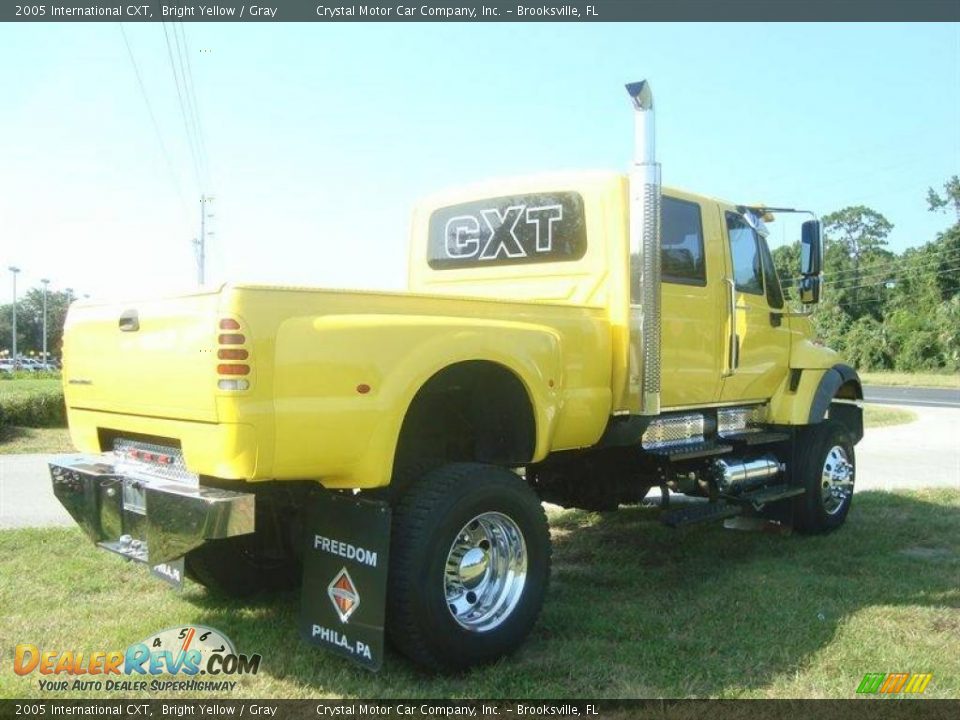 2005 International CXT Bright Yellow / Gray Photo #8