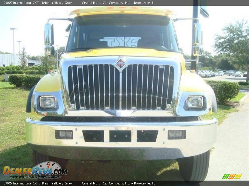 2005 International CXT Bright Yellow / Gray Photo #12