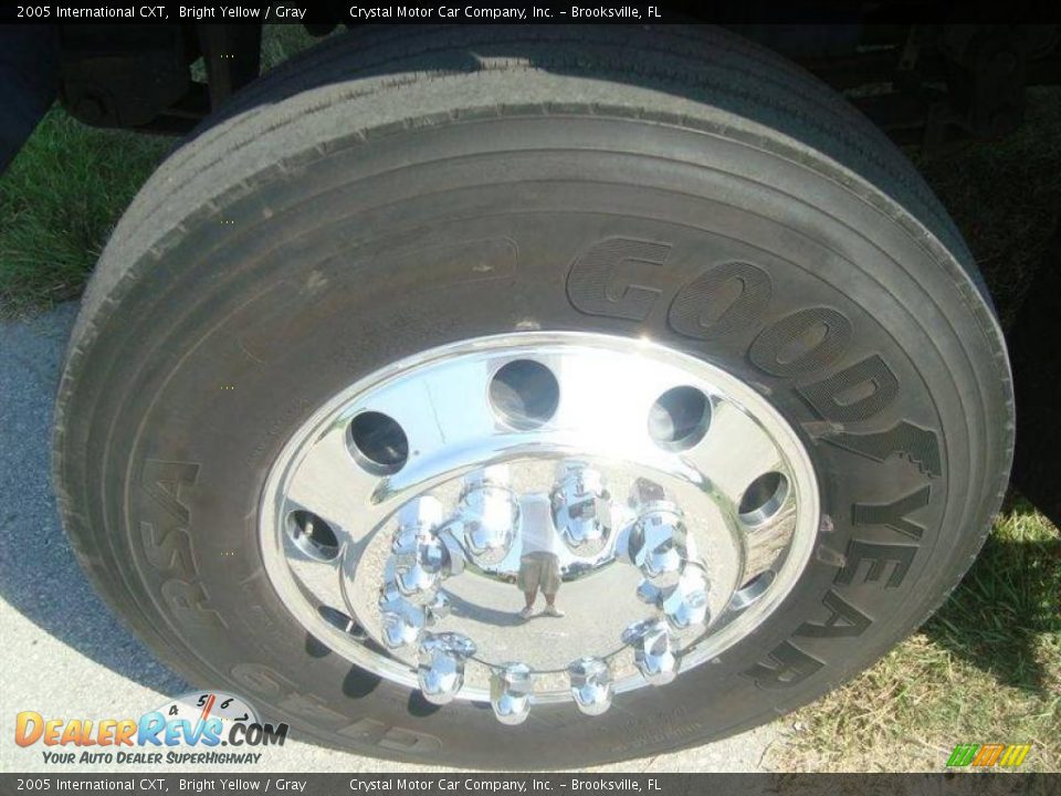 2005 International CXT  Wheel Photo #13