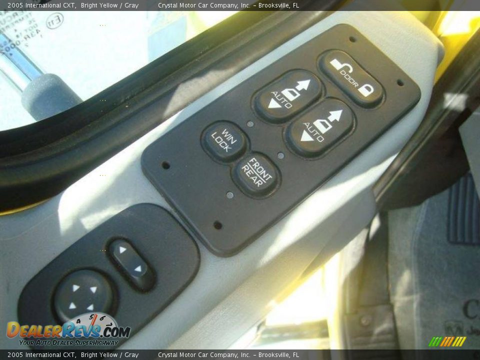 Controls of 2005 International CXT  Photo #15