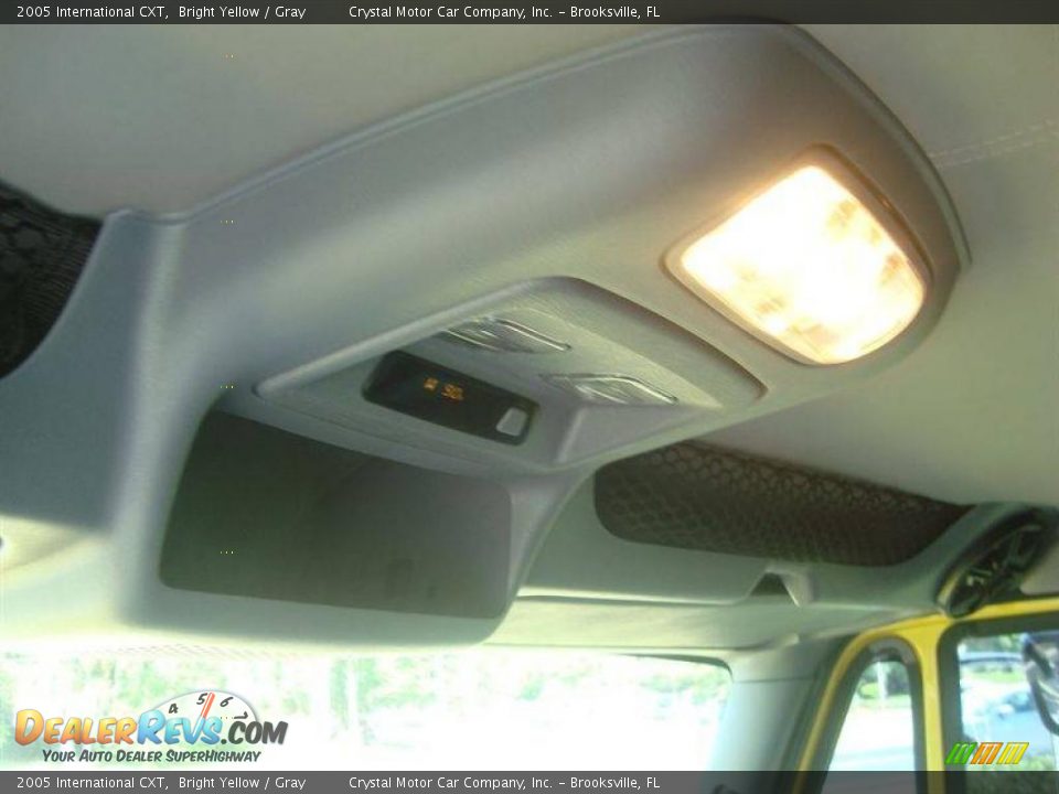 2005 International CXT Bright Yellow / Gray Photo #19