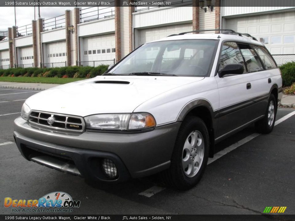 1998 Subaru Legacy Outback Wagon Glacier White / Black Photo #1