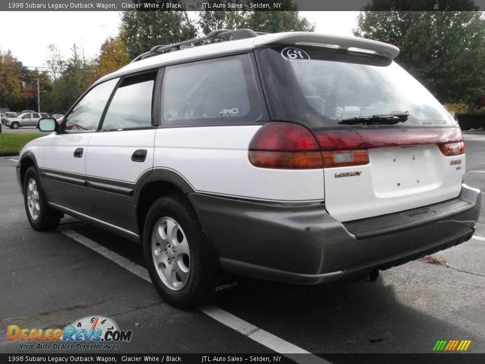 1998 Subaru Legacy Outback Wagon Glacier White / Black Photo #4