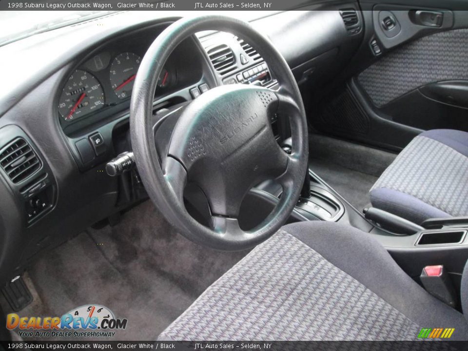 1998 Subaru Legacy Outback Wagon Glacier White / Black Photo #11