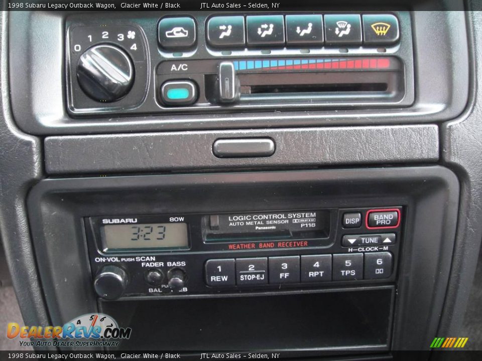 1998 Subaru Legacy Outback Wagon Glacier White / Black Photo #14