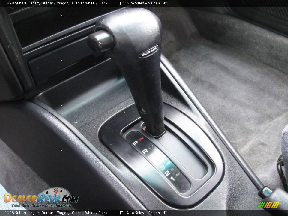 1998 Subaru Legacy Outback Wagon Glacier White / Black Photo #15