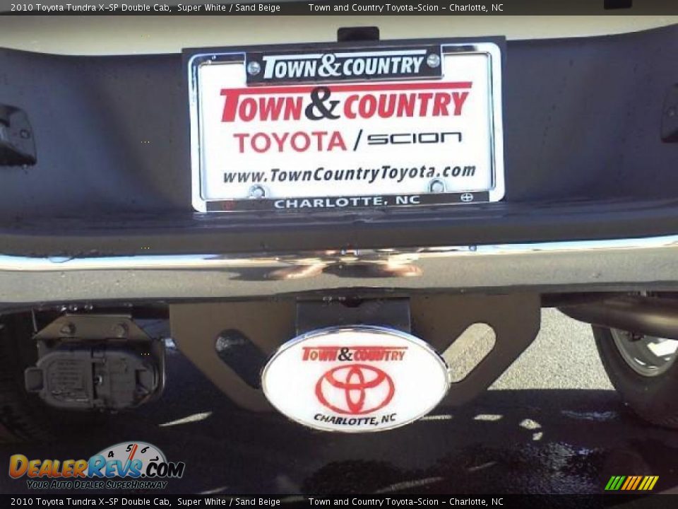 2010 Toyota Tundra X-SP Double Cab Super White / Sand Beige Photo #28
