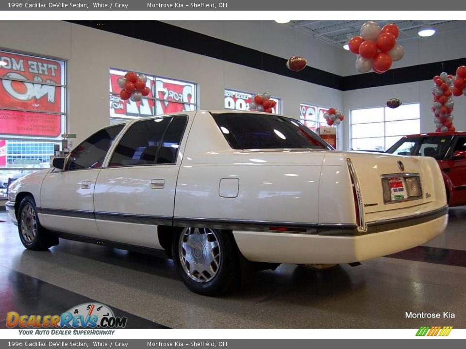 1996 Cadillac DeVille Sedan White / Gray Photo #4