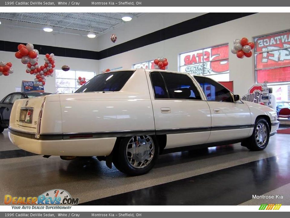 1996 Cadillac DeVille Sedan White / Gray Photo #7