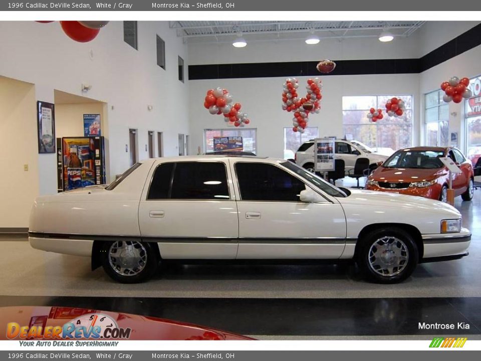 1996 Cadillac DeVille Sedan White / Gray Photo #8