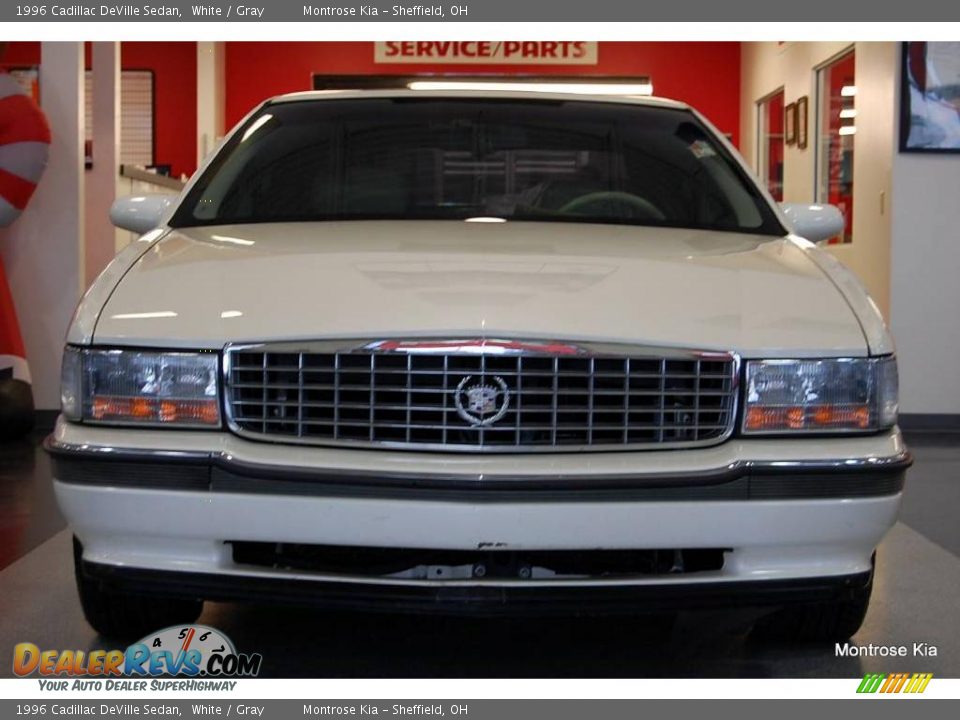 1996 Cadillac DeVille Sedan White / Gray Photo #11