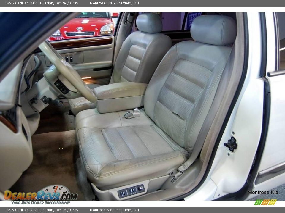 1996 Cadillac DeVille Sedan White / Gray Photo #15