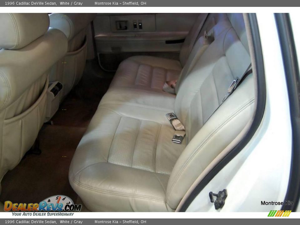 1996 Cadillac DeVille Sedan White / Gray Photo #17