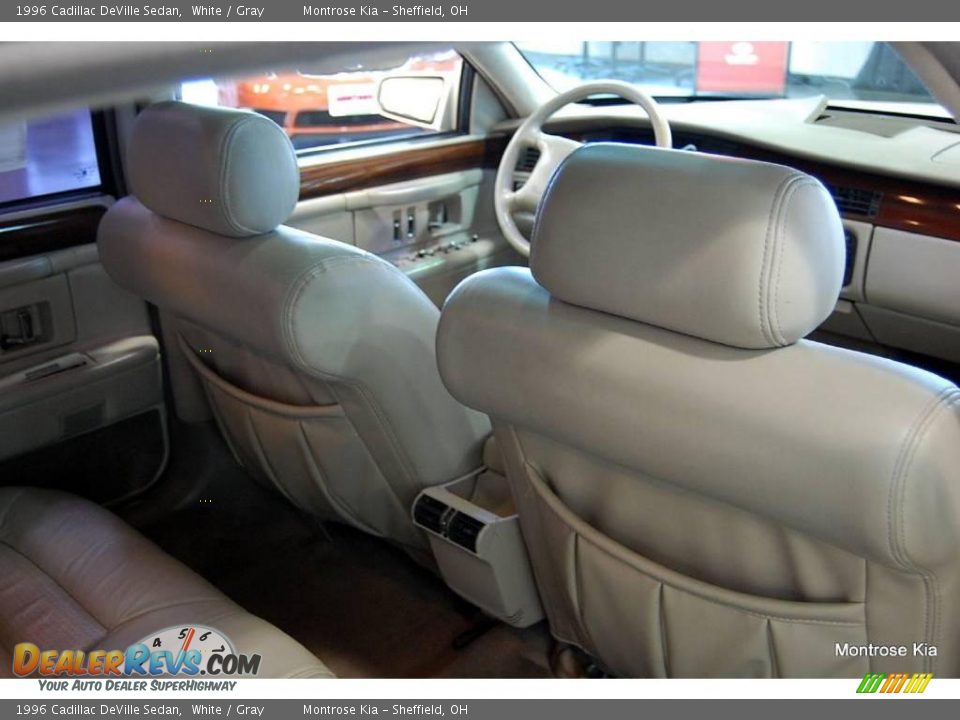 1996 Cadillac DeVille Sedan White / Gray Photo #19
