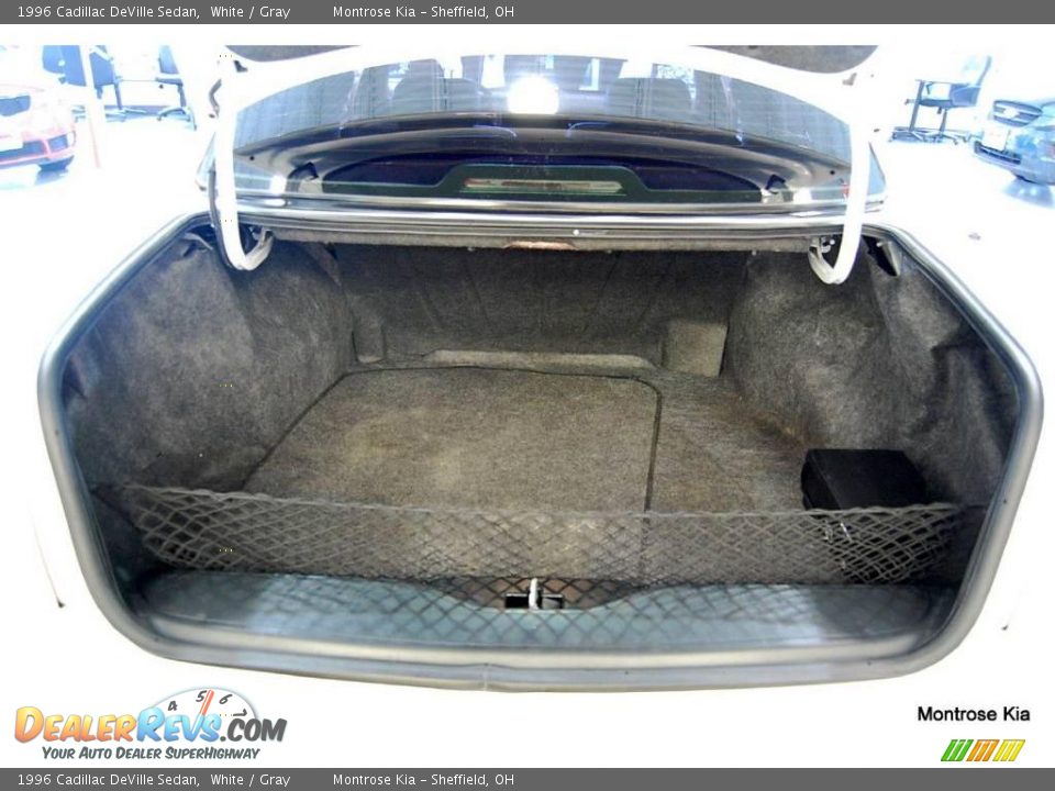 1996 Cadillac DeVille Sedan White / Gray Photo #22