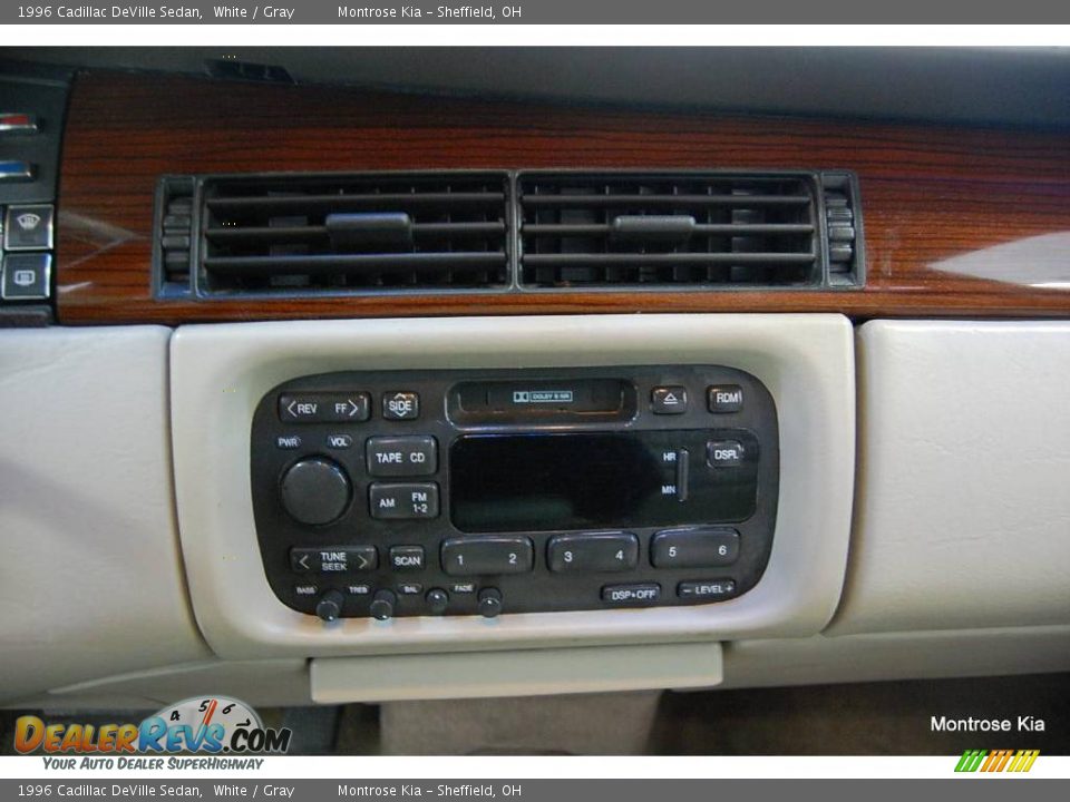 1996 Cadillac DeVille Sedan White / Gray Photo #29