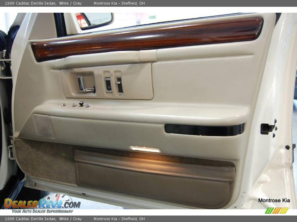 1996 Cadillac DeVille Sedan White / Gray Photo #34