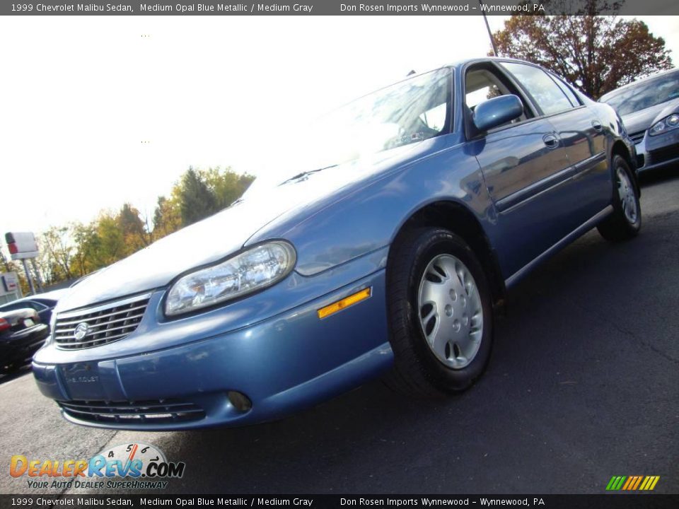 1999 Chevrolet Malibu Sedan Medium Opal Blue Metallic / Medium Gray Photo #2