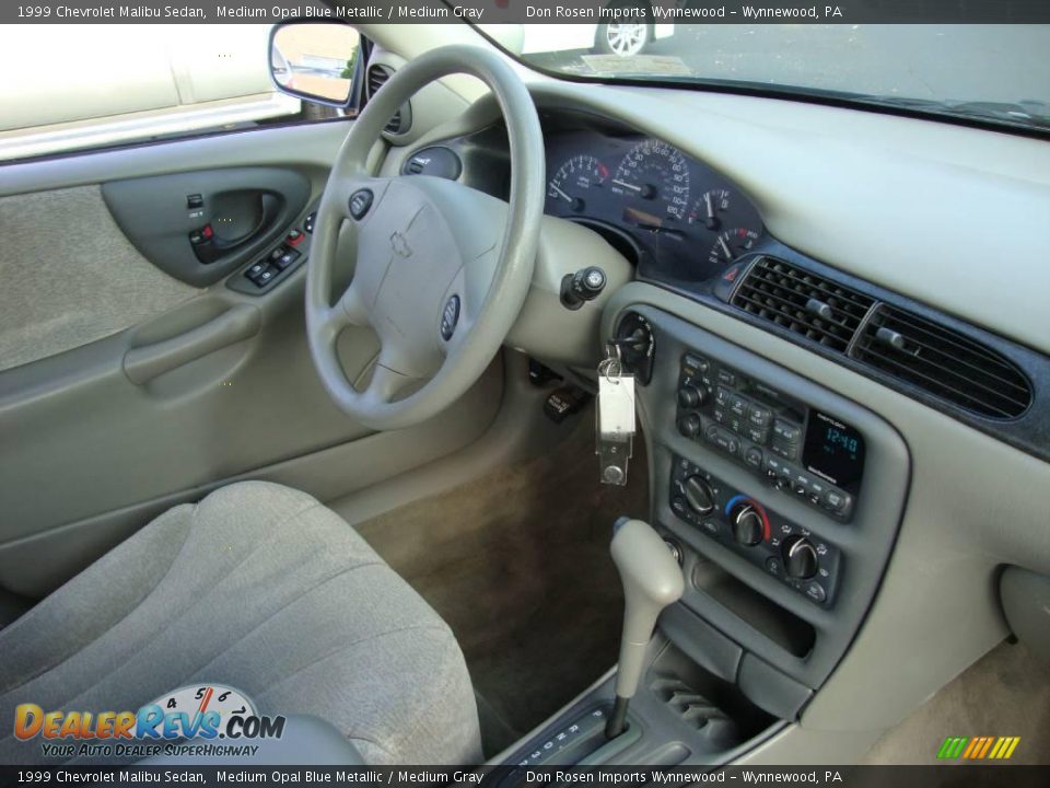 1999 Chevrolet Malibu Sedan Medium Opal Blue Metallic / Medium Gray Photo #18