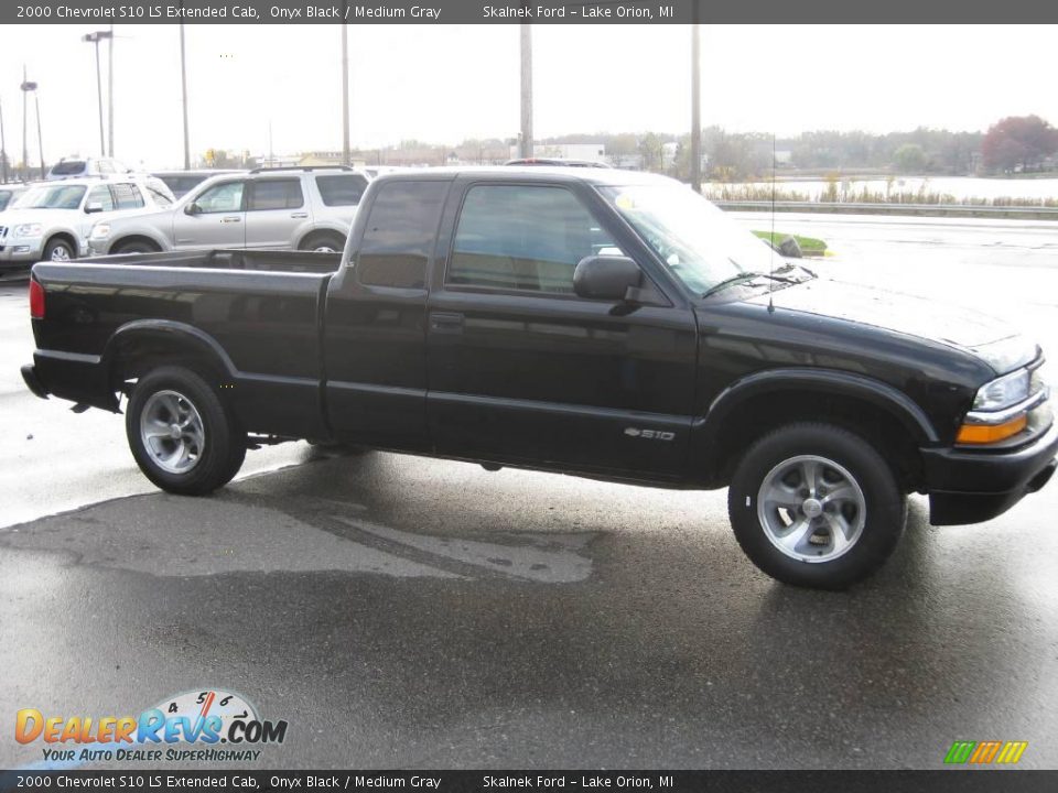 2000 Chevrolet S10 LS Extended Cab Onyx Black / Medium Gray Photo #6