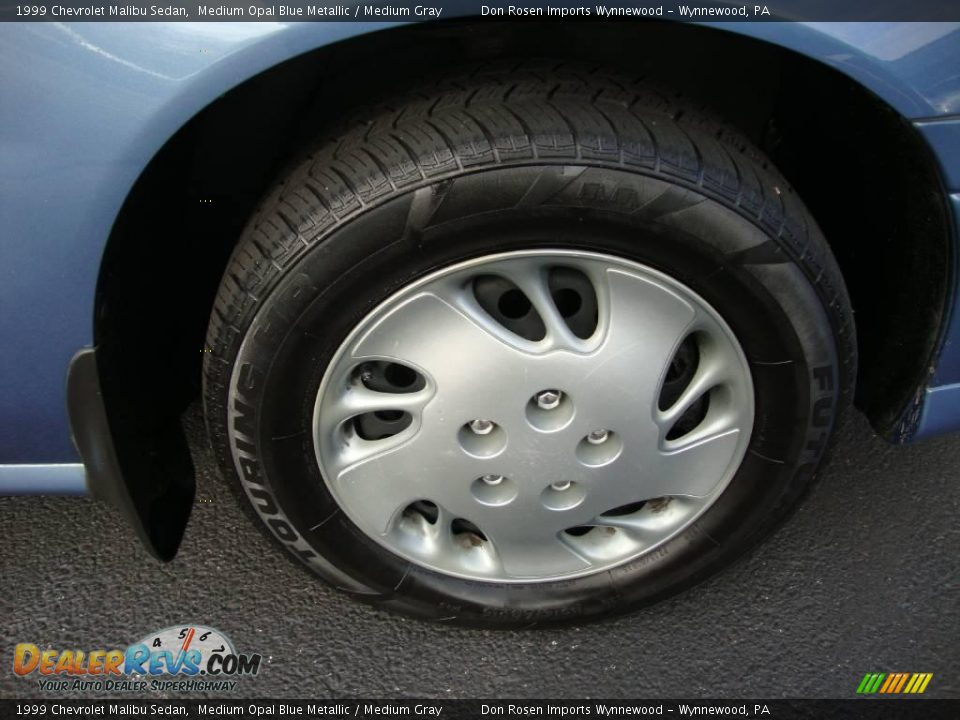 1999 Chevrolet Malibu Sedan Medium Opal Blue Metallic / Medium Gray Photo #28