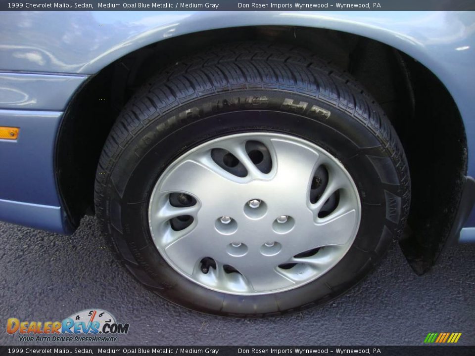 1999 Chevrolet Malibu Sedan Medium Opal Blue Metallic / Medium Gray Photo #29