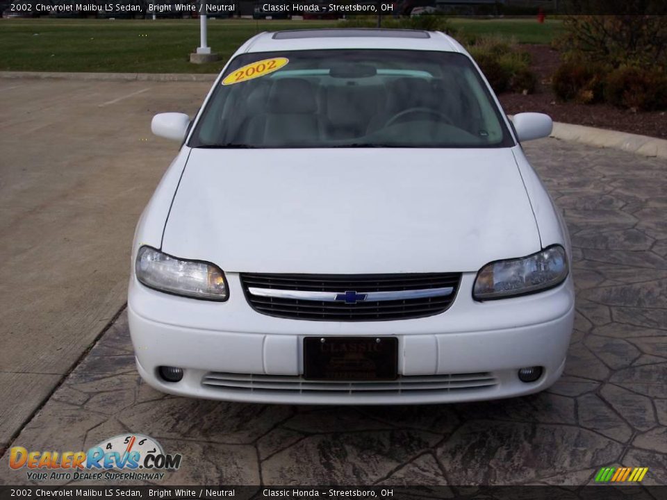 2002 Chevrolet Malibu LS Sedan Bright White / Neutral Photo #6