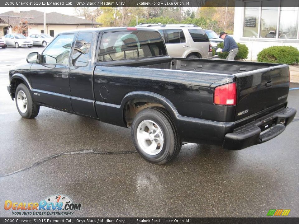 2000 Chevrolet S10 LS Extended Cab Onyx Black / Medium Gray Photo #12