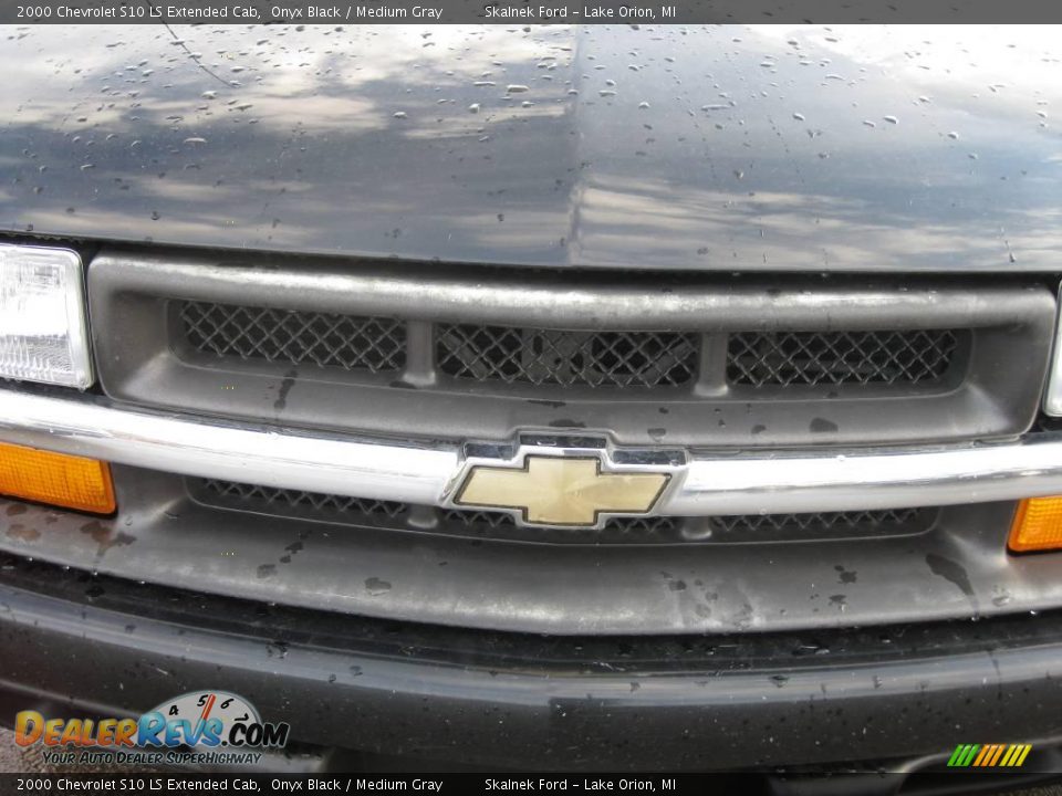 2000 Chevrolet S10 LS Extended Cab Onyx Black / Medium Gray Photo #19