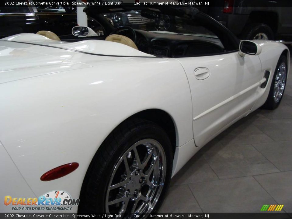 2002 Chevrolet Corvette Convertible Speedway White / Light Oak Photo #6
