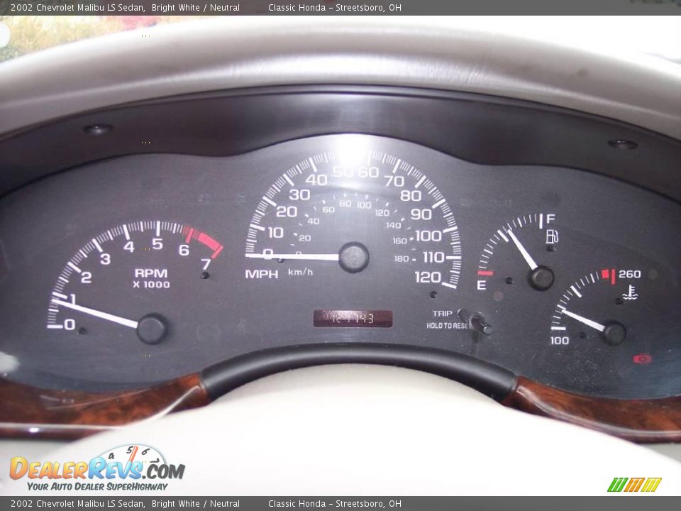 2002 Chevrolet Malibu LS Sedan Bright White / Neutral Photo #17