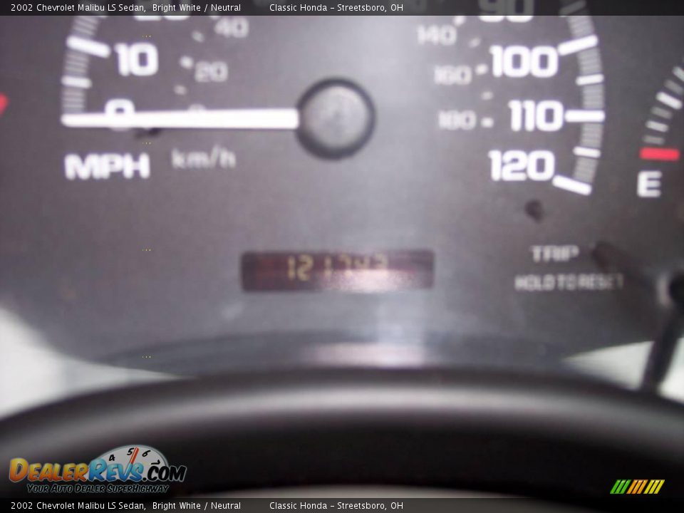 2002 Chevrolet Malibu LS Sedan Bright White / Neutral Photo #18