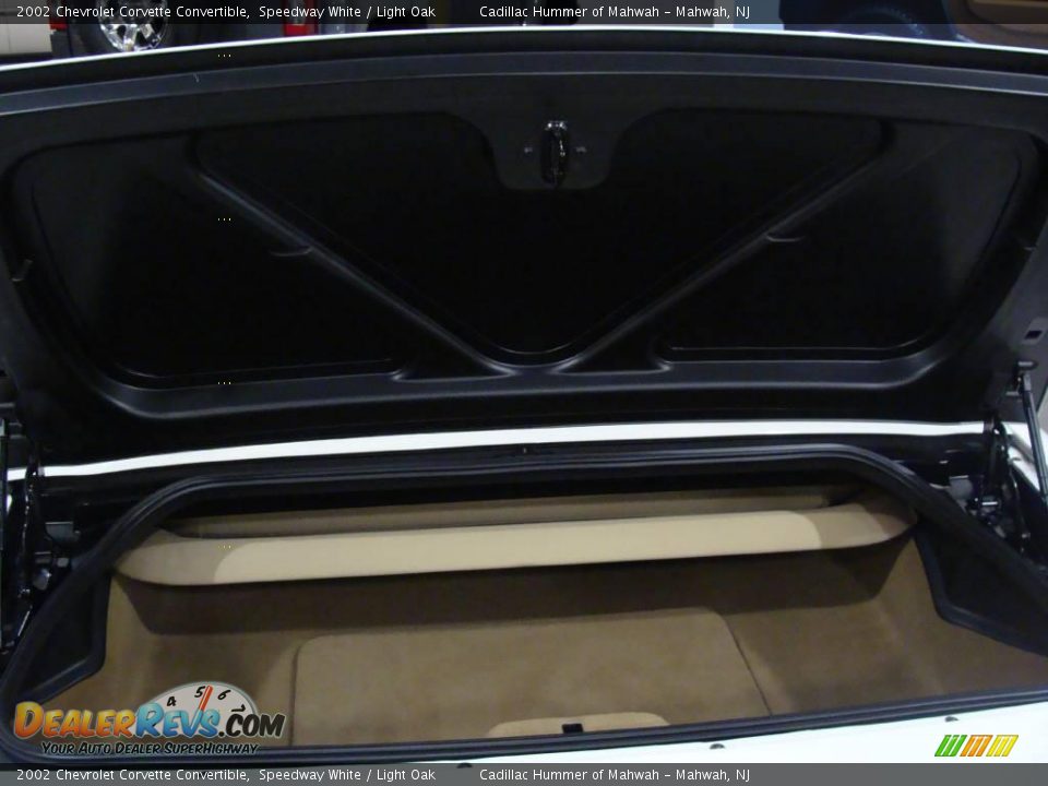 2002 Chevrolet Corvette Convertible Speedway White / Light Oak Photo #21