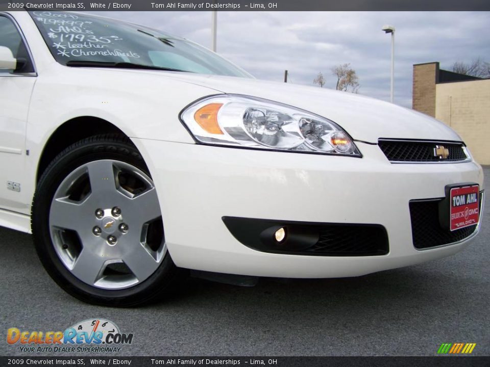 2009 Chevrolet Impala SS White / Ebony Photo #2
