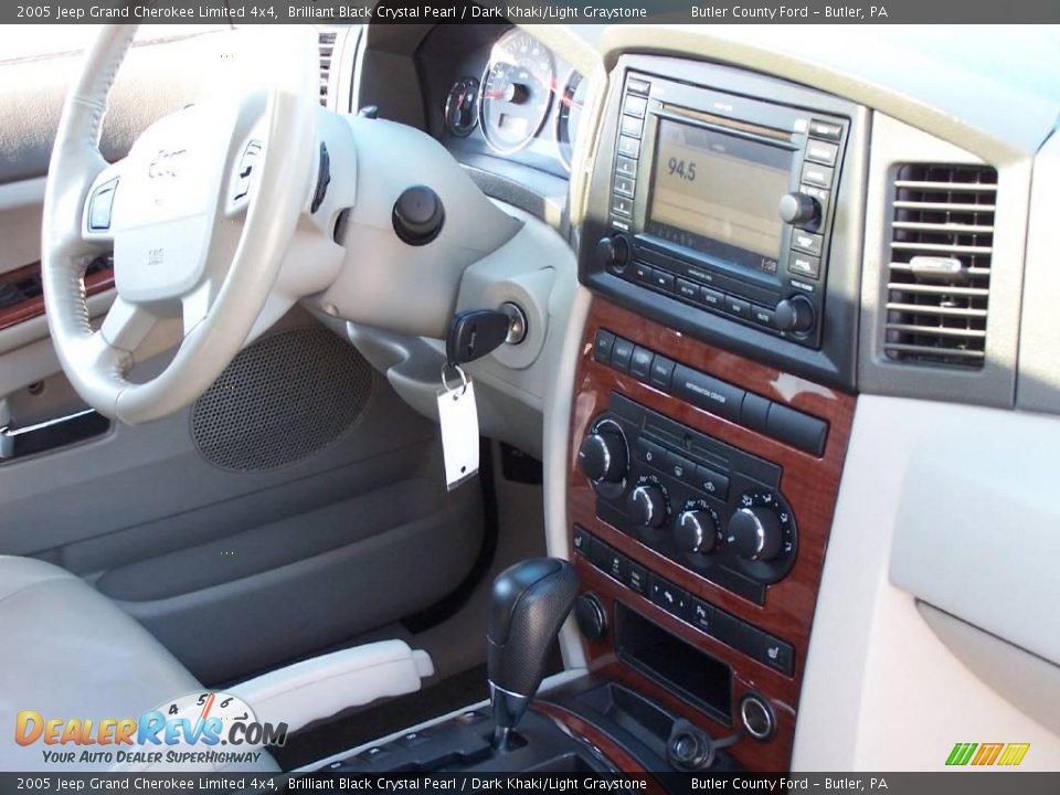 2005 Jeep Grand Cherokee Limited 4x4 Brilliant Black Crystal Pearl / Dark Khaki/Light Graystone Photo #4