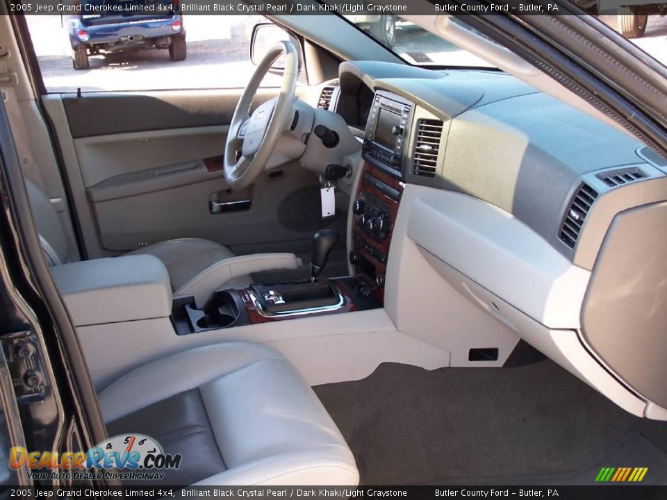 2005 Jeep Grand Cherokee Limited 4x4 Brilliant Black Crystal Pearl / Dark Khaki/Light Graystone Photo #11