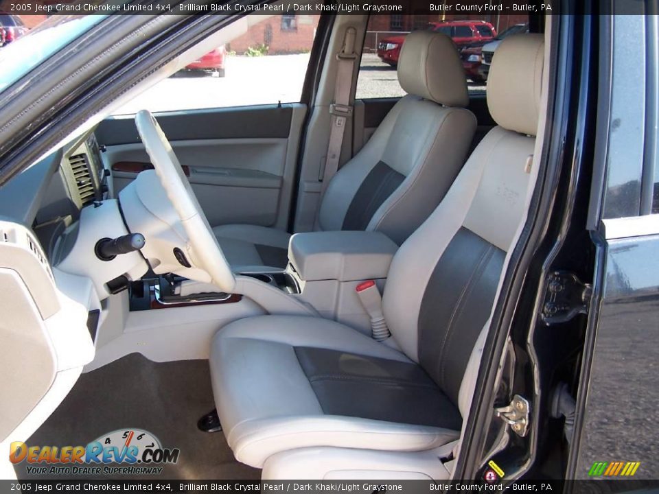 2005 Jeep Grand Cherokee Limited 4x4 Brilliant Black Crystal Pearl / Dark Khaki/Light Graystone Photo #13