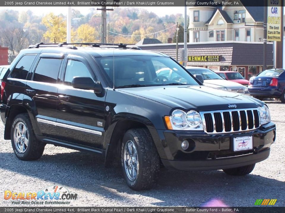 2005 Jeep Grand Cherokee Limited 4x4 Brilliant Black Crystal Pearl / Dark Khaki/Light Graystone Photo #17