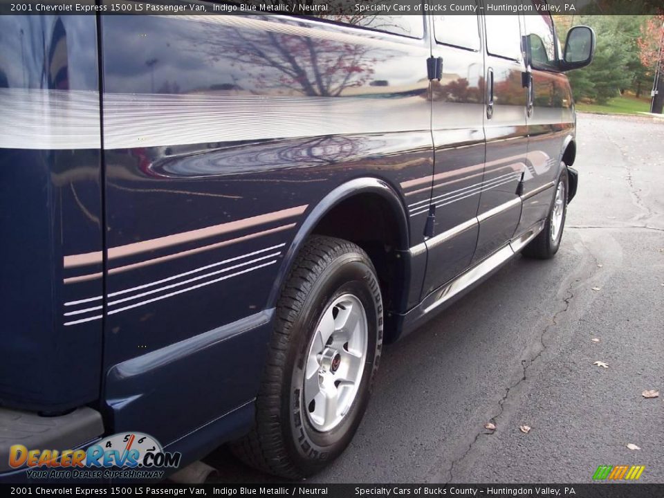 2001 Chevrolet Express 1500 LS Passenger Van Indigo Blue Metallic / Neutral Photo #17