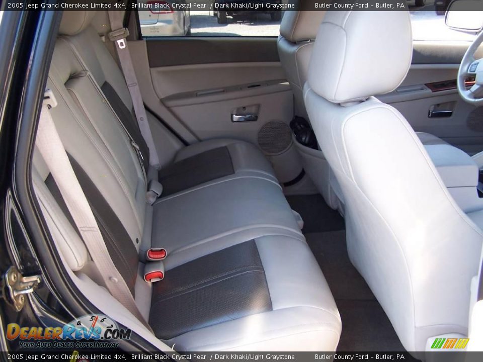 2005 Jeep Grand Cherokee Limited 4x4 Brilliant Black Crystal Pearl / Dark Khaki/Light Graystone Photo #18