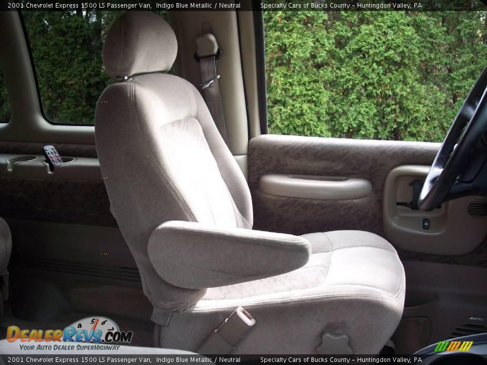 2001 Chevrolet Express 1500 LS Passenger Van Indigo Blue Metallic / Neutral Photo #25