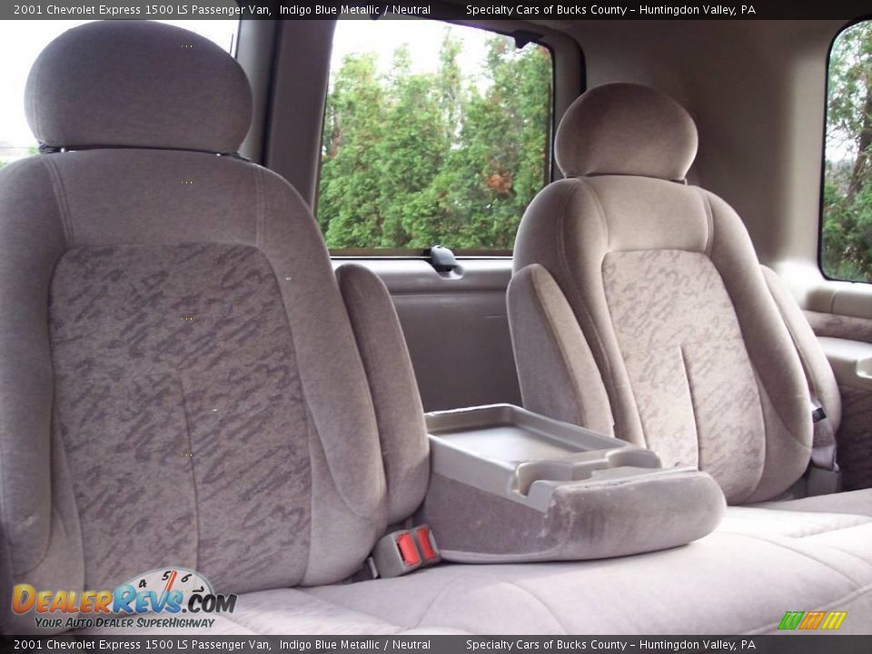2001 Chevrolet Express 1500 LS Passenger Van Indigo Blue Metallic / Neutral Photo #33
