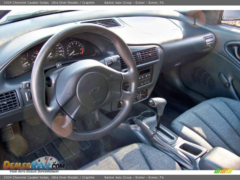 2004 Chevrolet Cavalier Sedan Ultra Silver Metallic / Graphite Photo #13