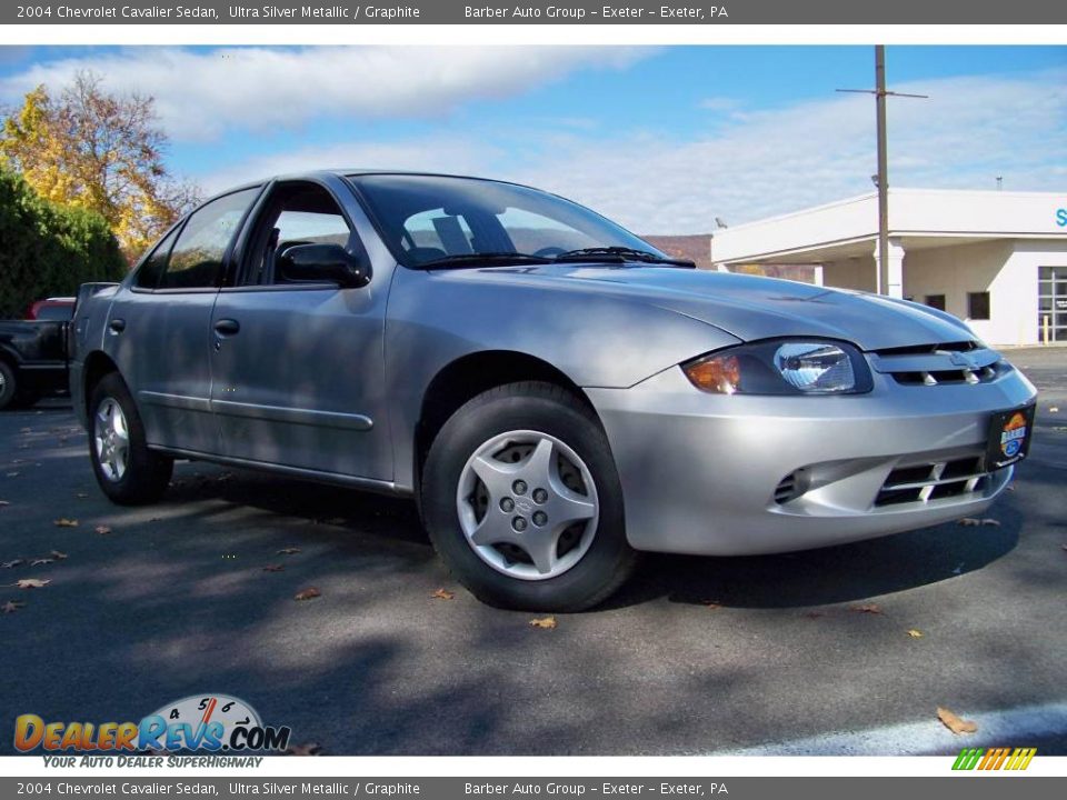 2004 Chevrolet Cavalier Sedan Ultra Silver Metallic / Graphite Photo #25