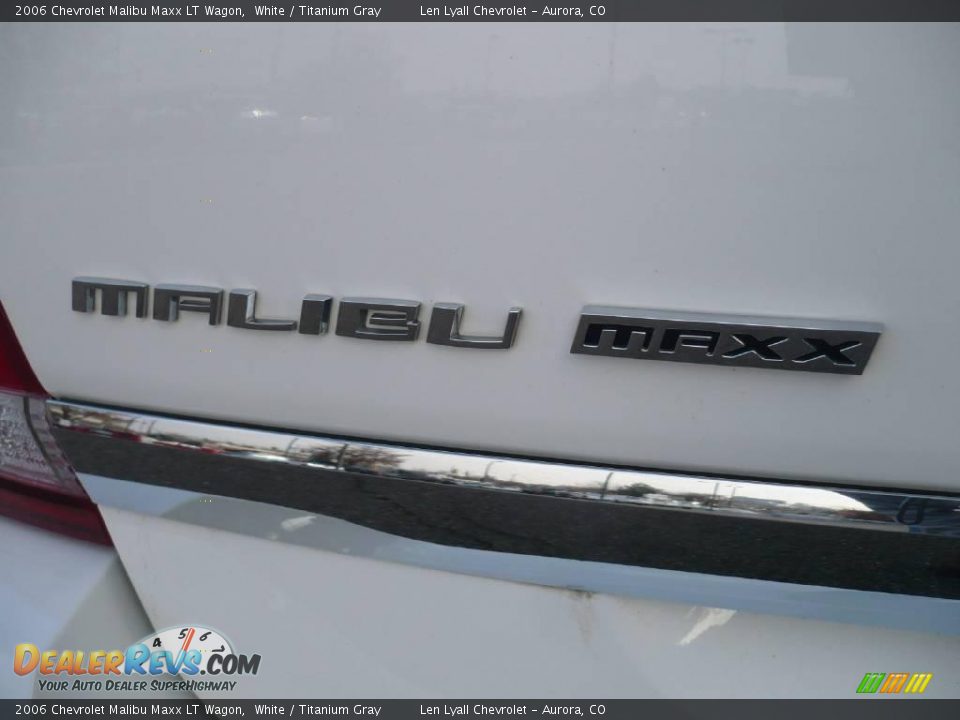2006 Chevrolet Malibu Maxx LT Wagon White / Titanium Gray Photo #12