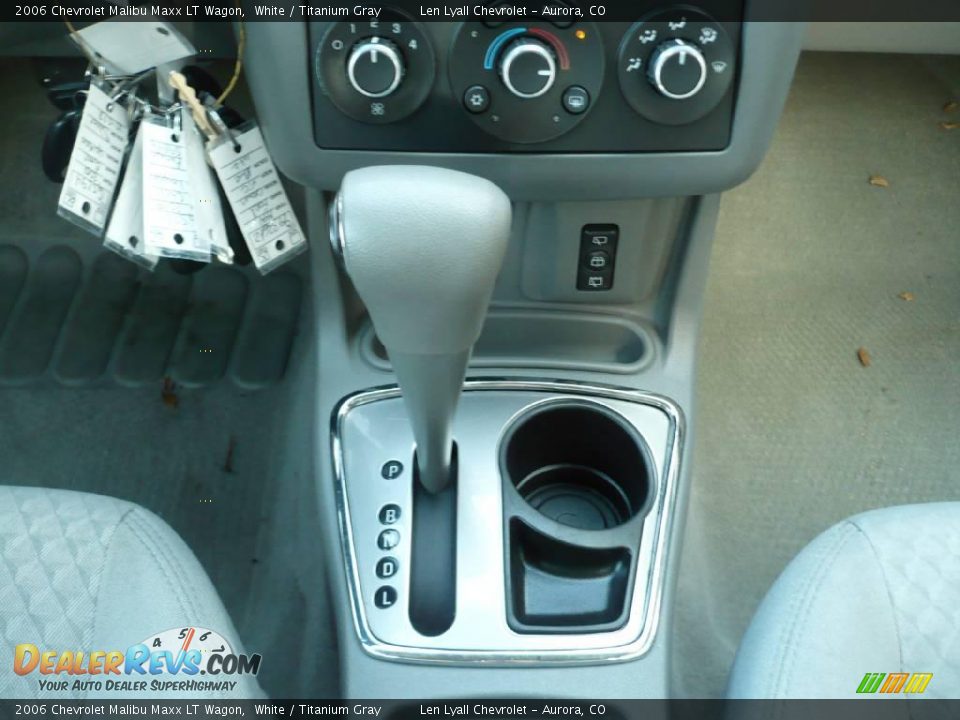 2006 Chevrolet Malibu Maxx LT Wagon White / Titanium Gray Photo #19