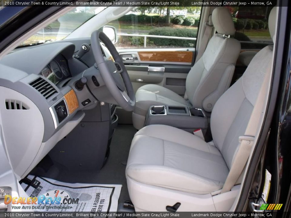 2010 Chrysler Town & Country Limited Brilliant Black Crystal Pearl / Medium Slate Gray/Light Shale Photo #6