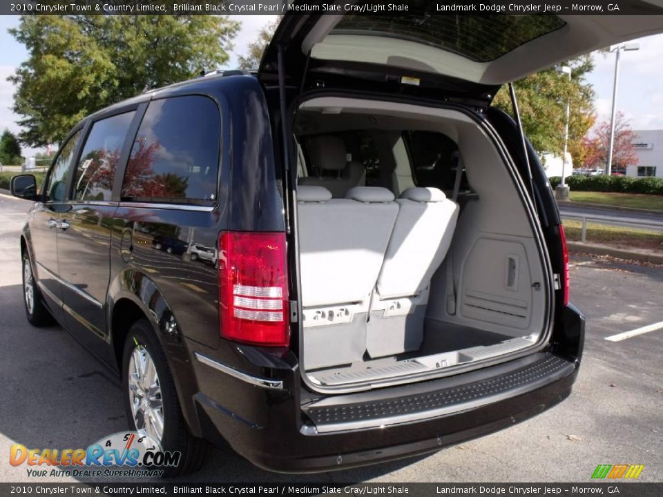 2010 Chrysler Town & Country Limited Brilliant Black Crystal Pearl / Medium Slate Gray/Light Shale Photo #8