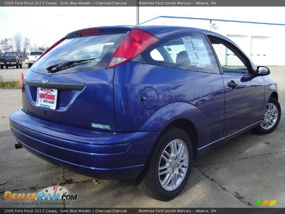 2005 Ford Focus ZX3 S Coupe Sonic Blue Metallic / Charcoal/Charcoal Photo #5